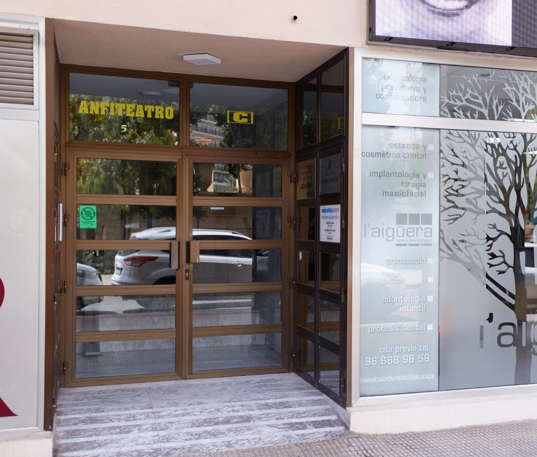 Apartamentos Anfiteatro Benidorm Buitenkant foto